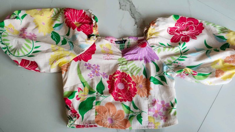 Zudio Floral Puff Sleeve Top