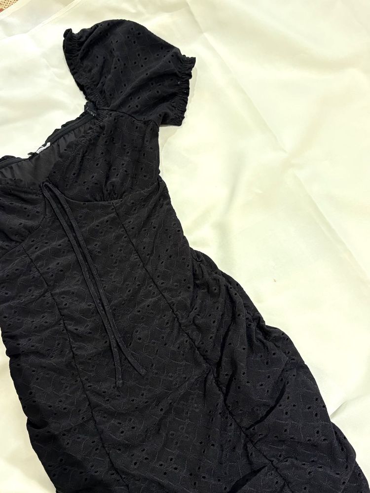 black bodycon dress 🕷️🖤