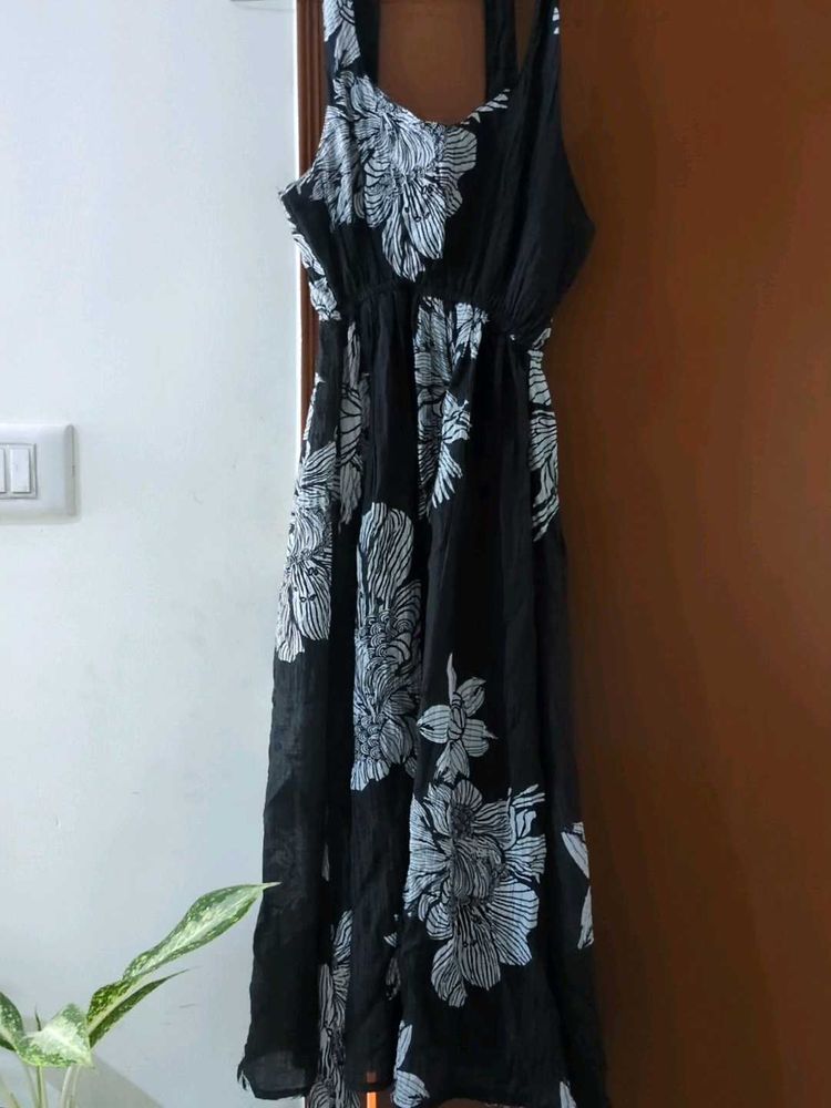 Flowy Black Floral Maxi Dress