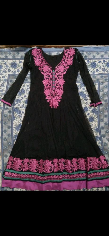 frock style kurti .. used 2-3 times..no flaws