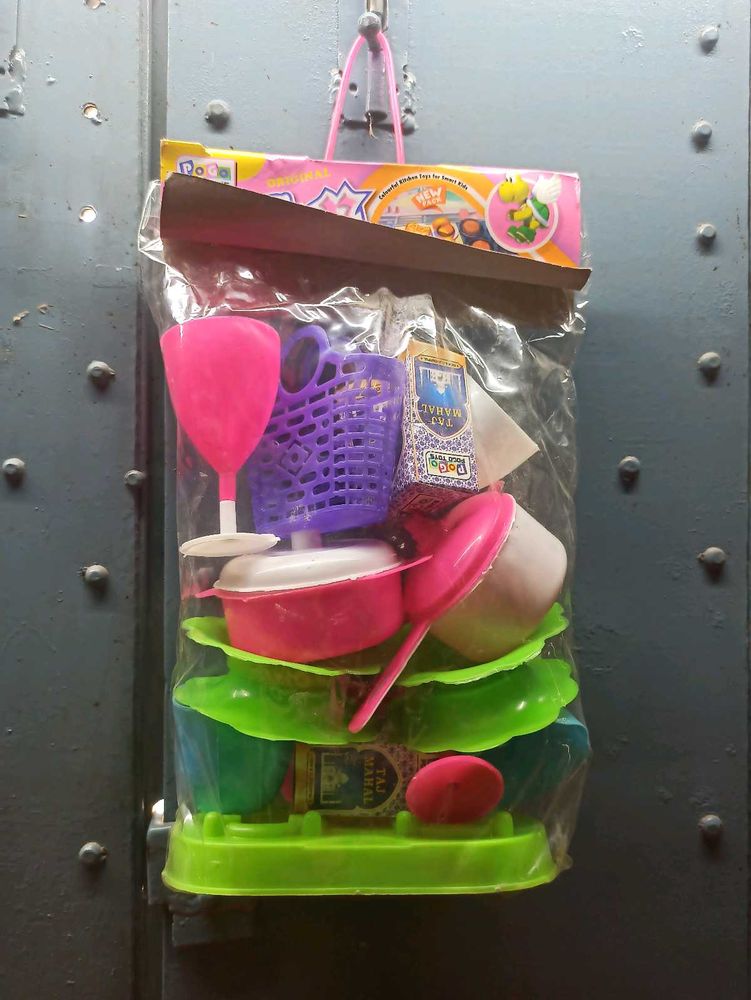 Toy Kitchen Set