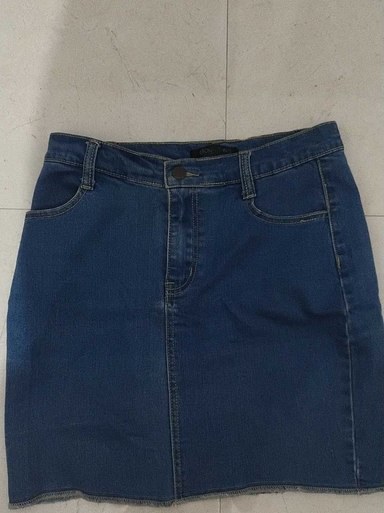 a mini short skirt for womens