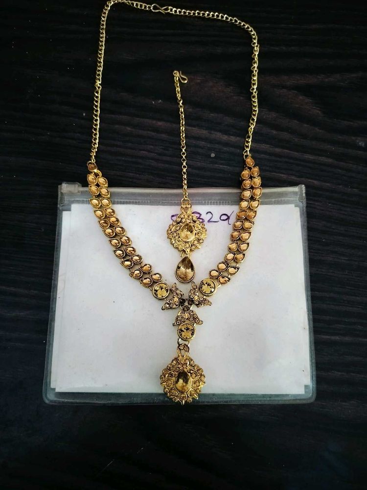 ✨Elegant Gold Necklace with Maang Tikka