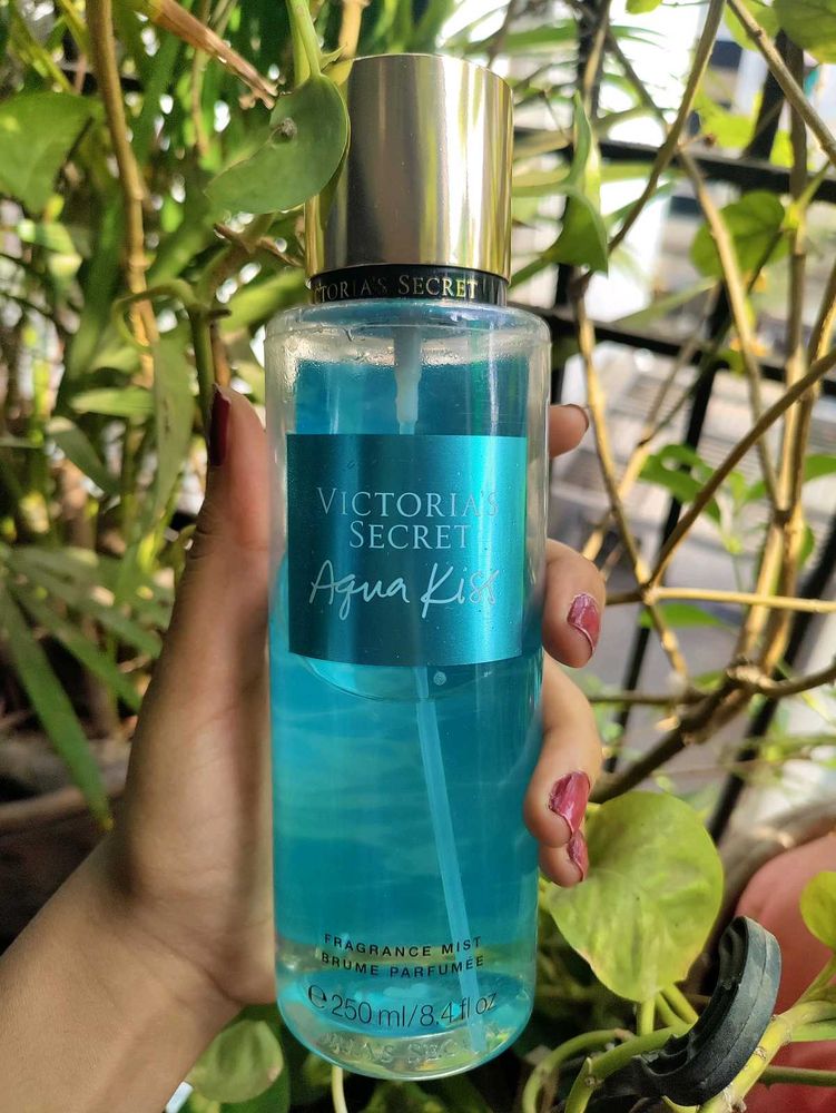 Victoria's Secret Perfume (Aqua Kiss)