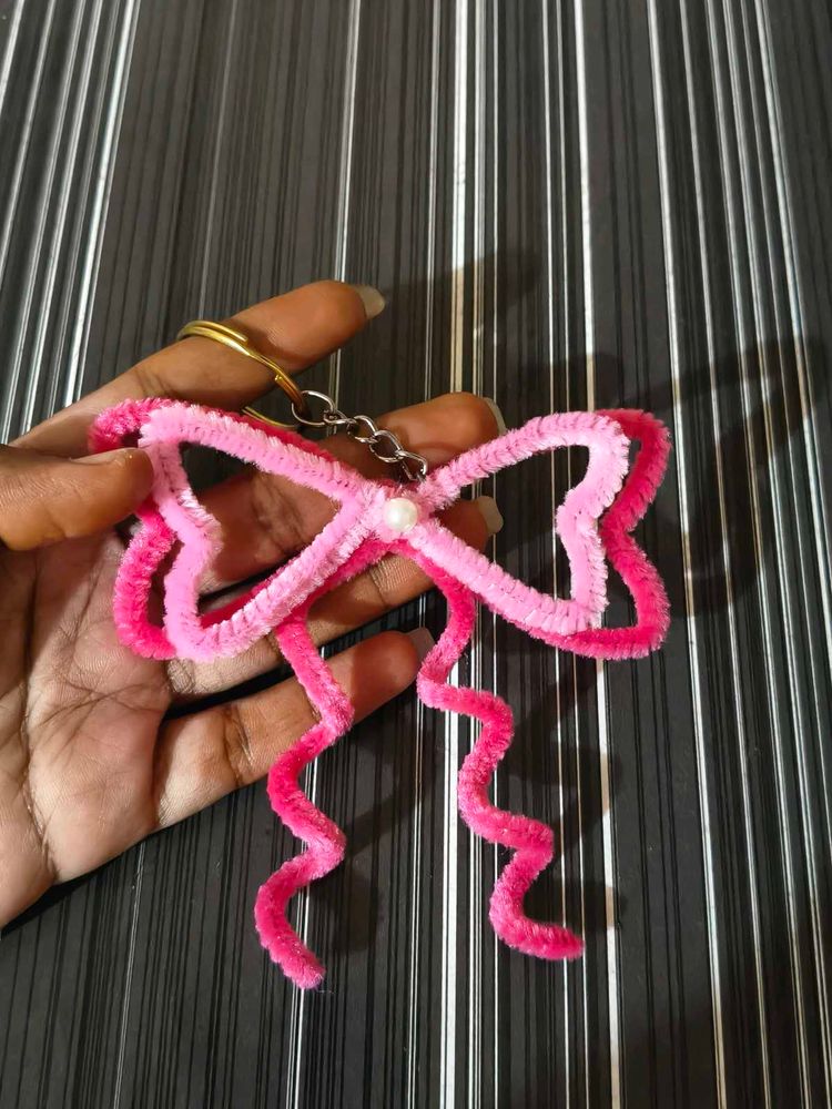 Pipe Cleaner Pink Bow Keychain