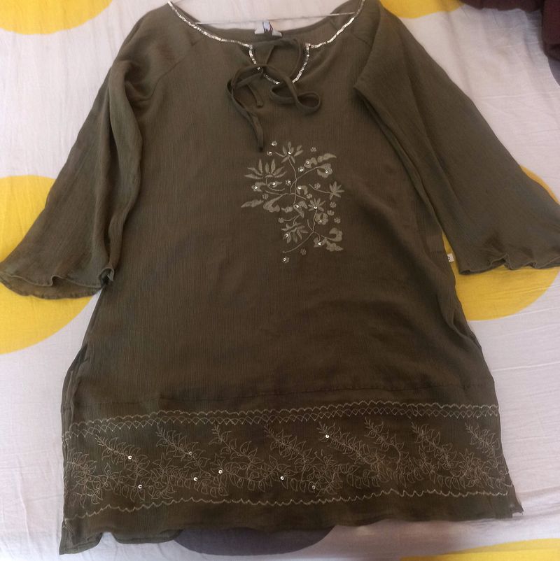 Mehandi Colour Beautiful Top