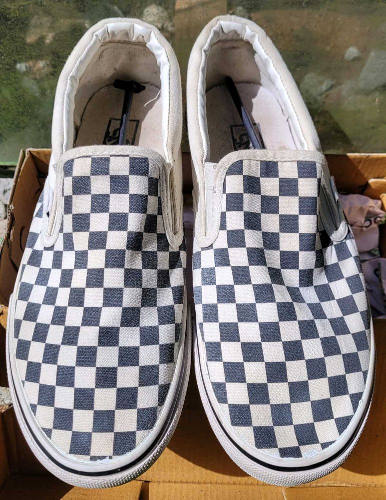 vans checkerboard slip on