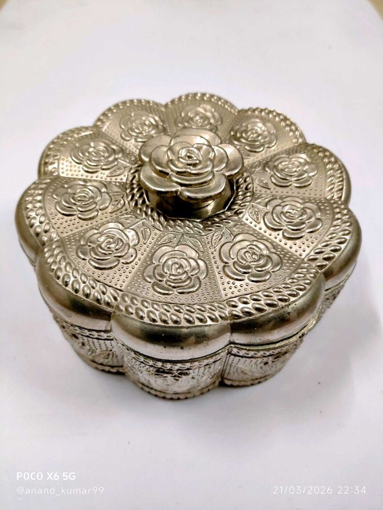 Plastic Silver Paan / Dryfruits Box - 15x7cm