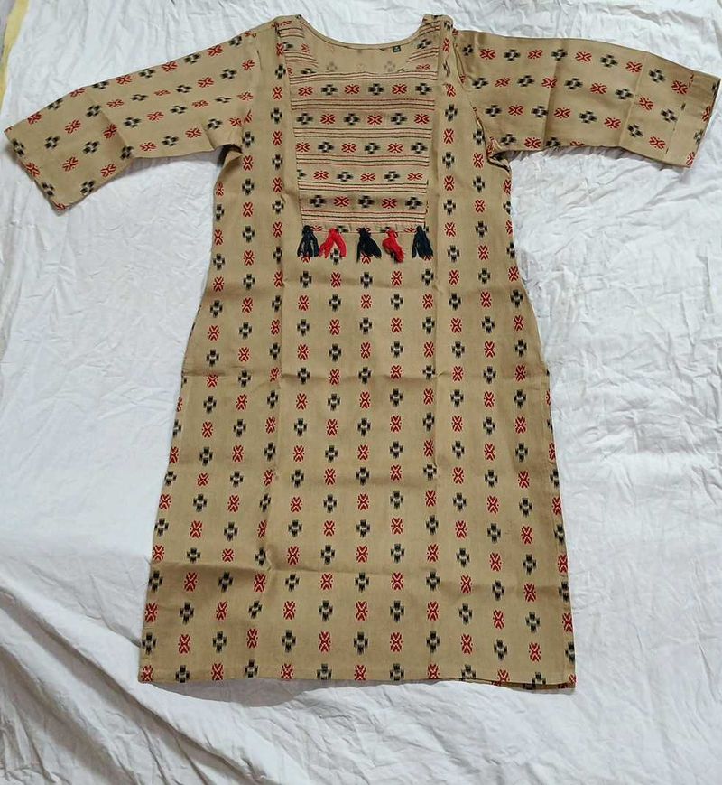 Avaasa Ethnic Printed Kurta with Tassels