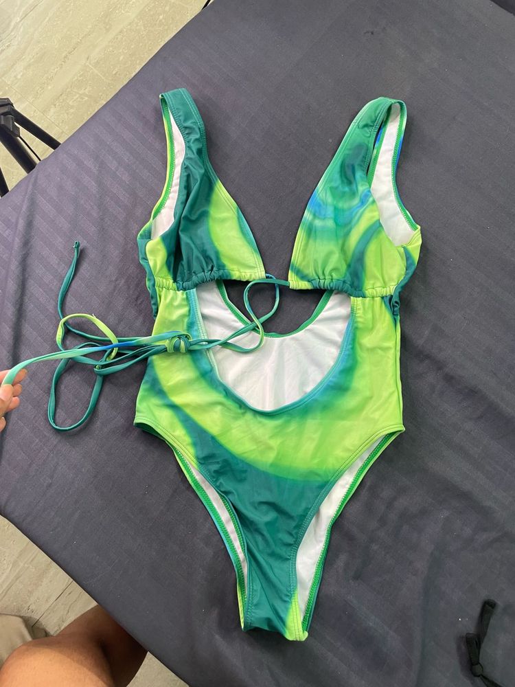Stylish Swirl Print One-Piece Swimsuit