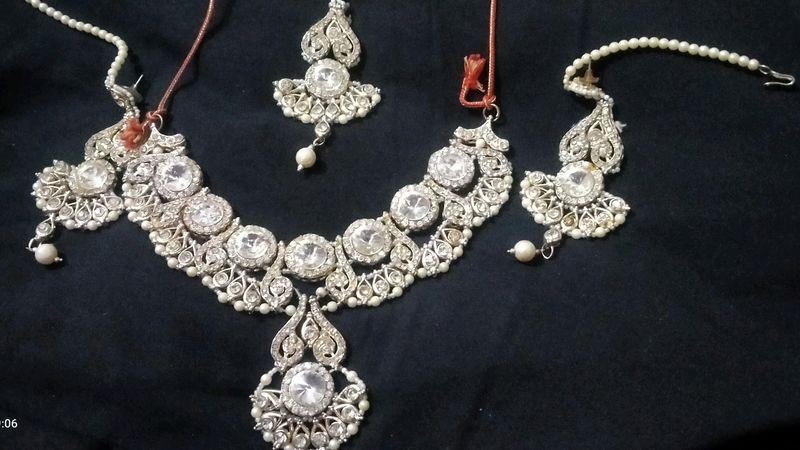 Jarkan Necklace Set