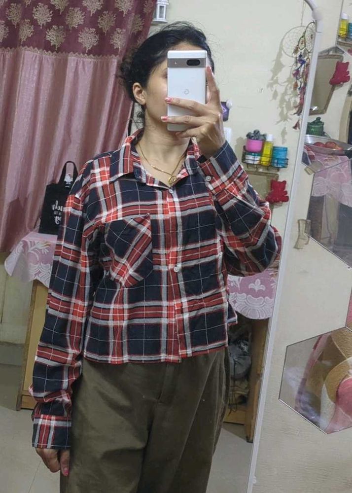 Chic Plaid Cropped Shirt