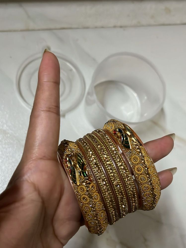 (New) Rajhashtani Gold Bangles Set