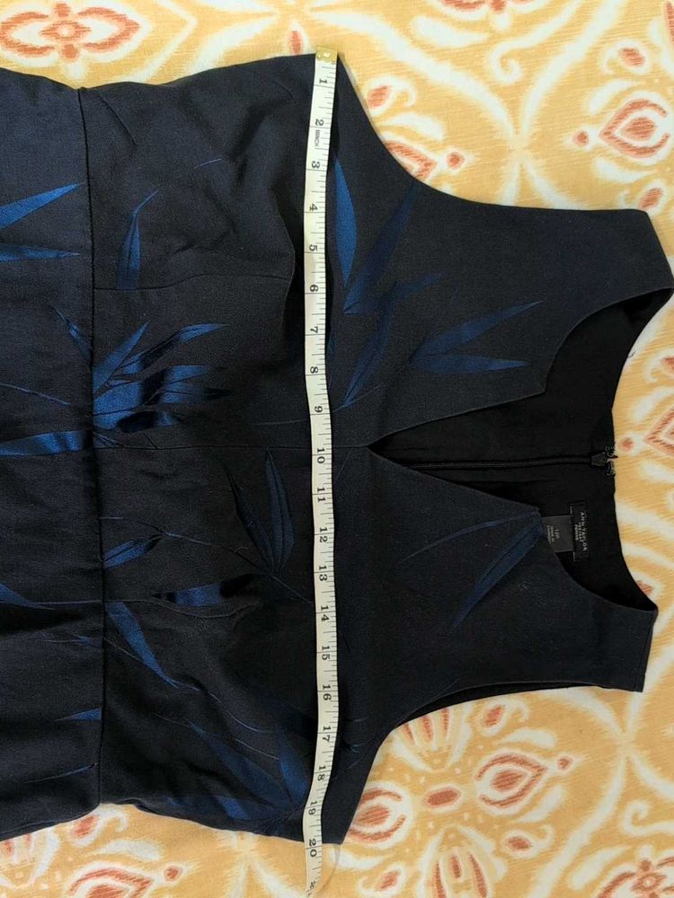 Classy Ann Taylor USA- Back Zipper and slit
