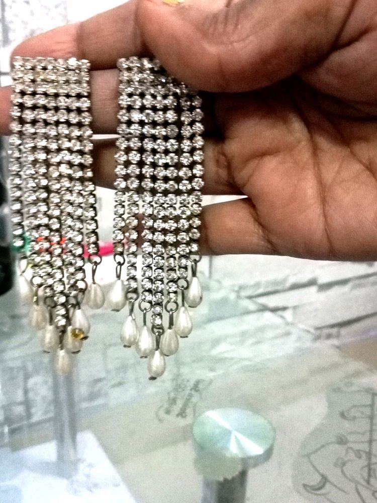 Stone Earring To Beautiful