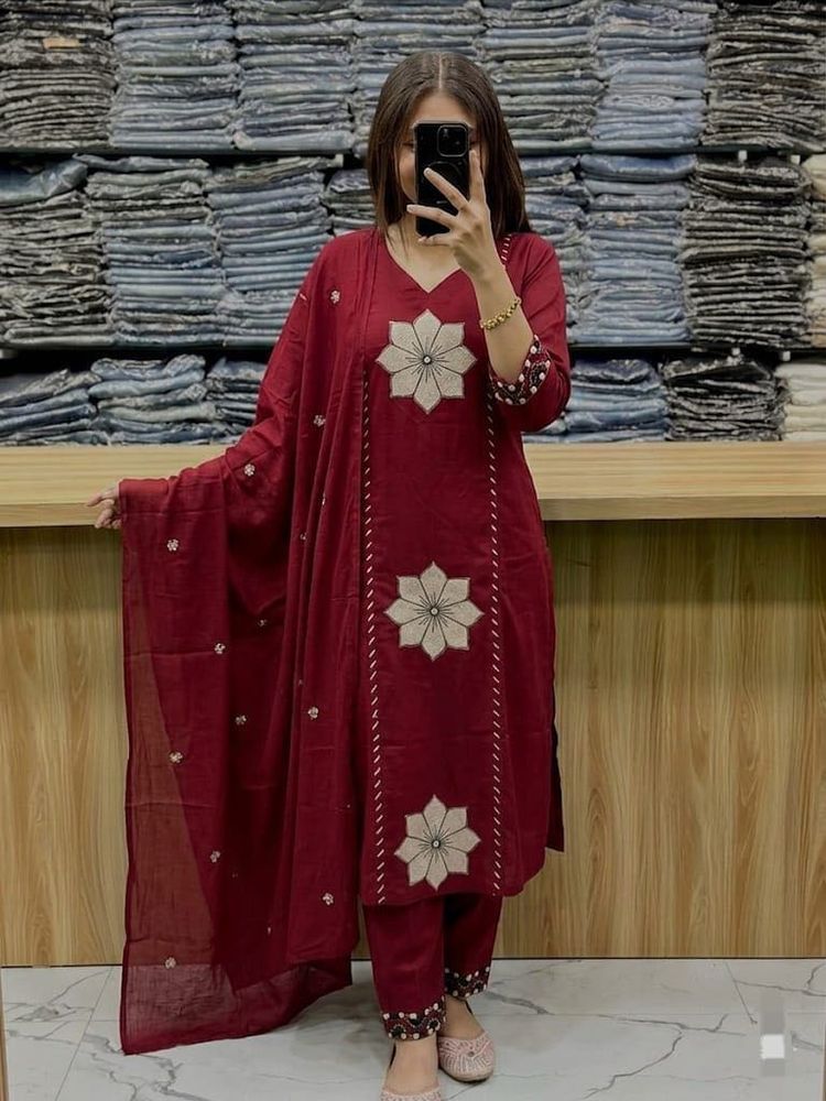 Maroon Kurta Set with Floral Embroidery
