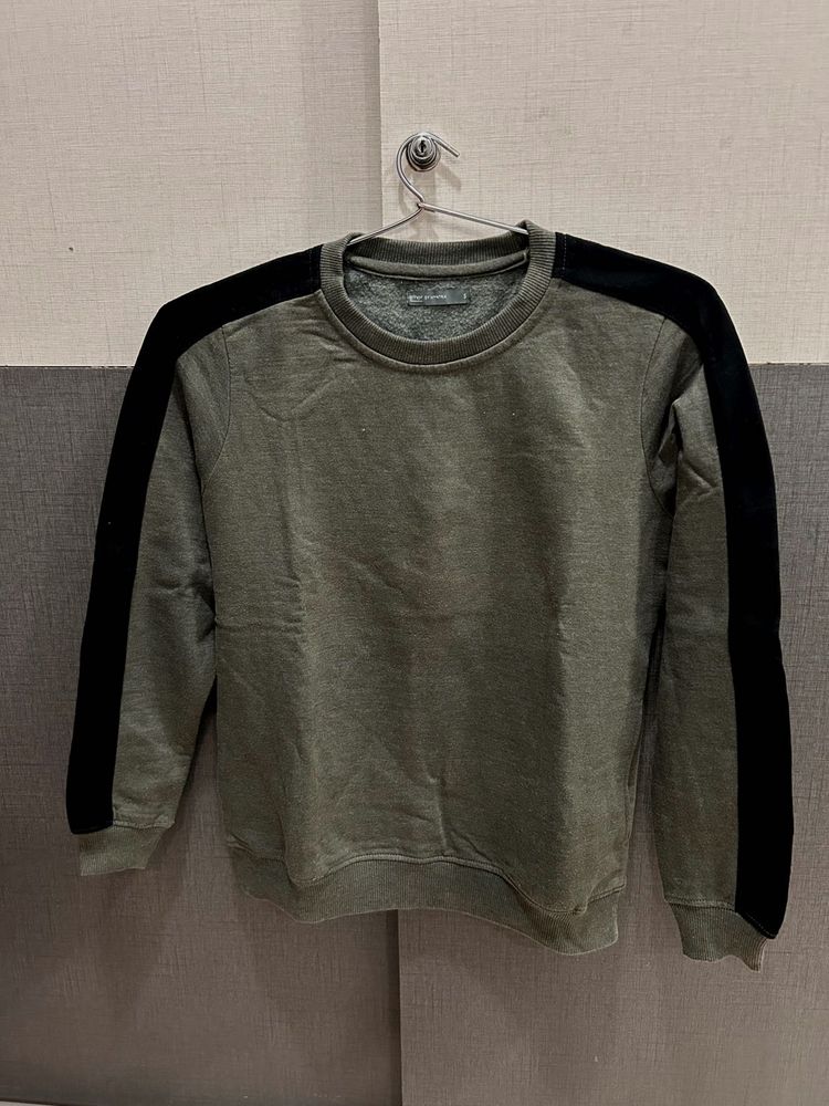 Women’s Green Sweatshirt with Black Stripes
