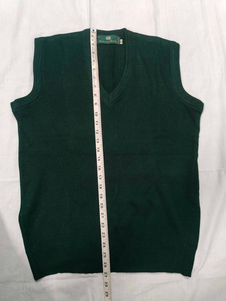 Men's Green V-Neck Sleeveless Sweater Vest