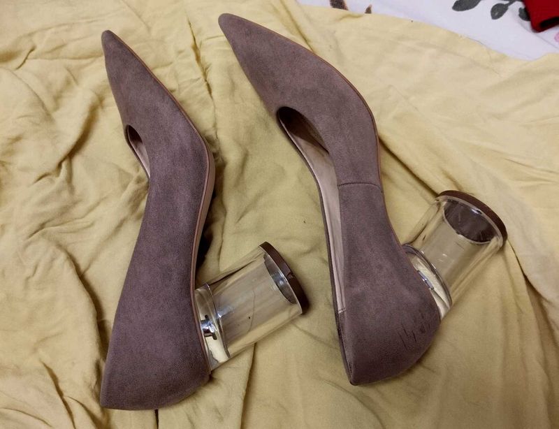 beautiful zara pum stilletoes