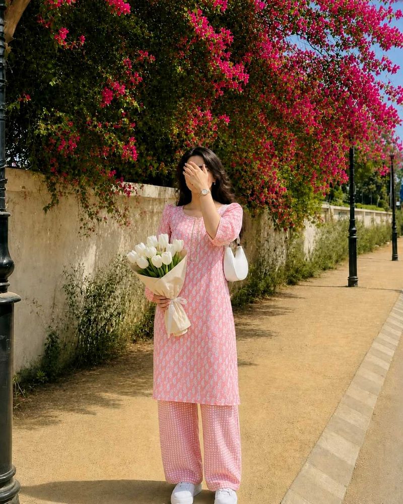 Pink Kurta set with Paisley Print🌸