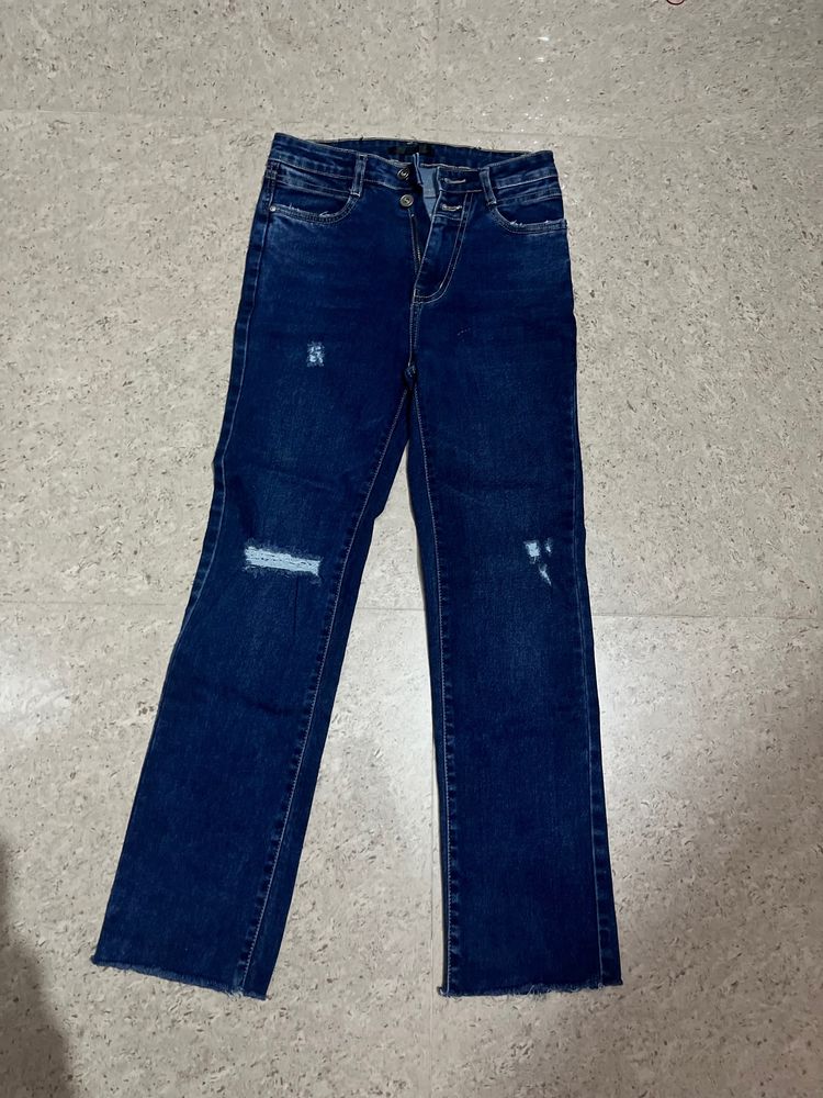 Knee Slit Jeans