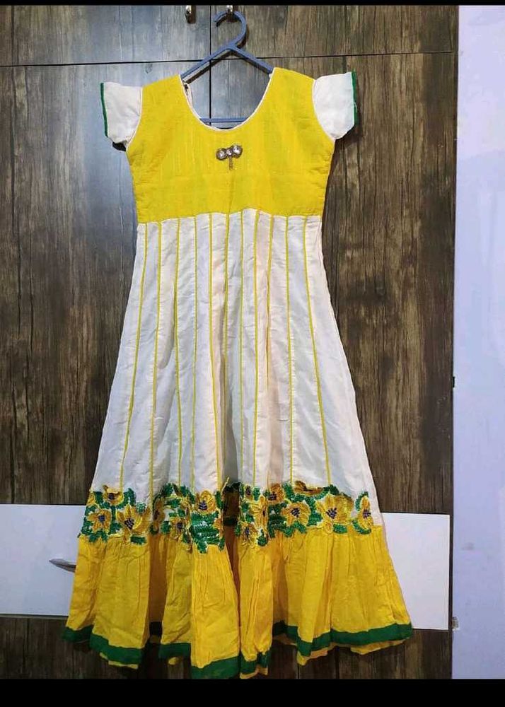 Yellow and white embroidery kurta set