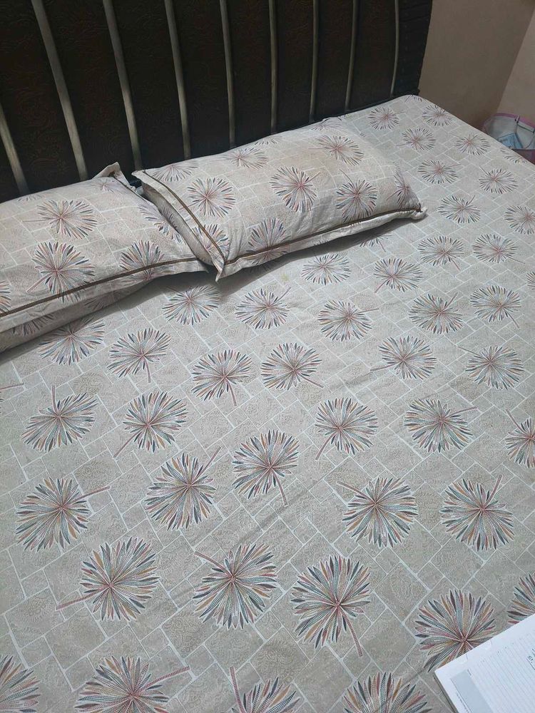 Cotton Printed Double bedsheet with pillow covers