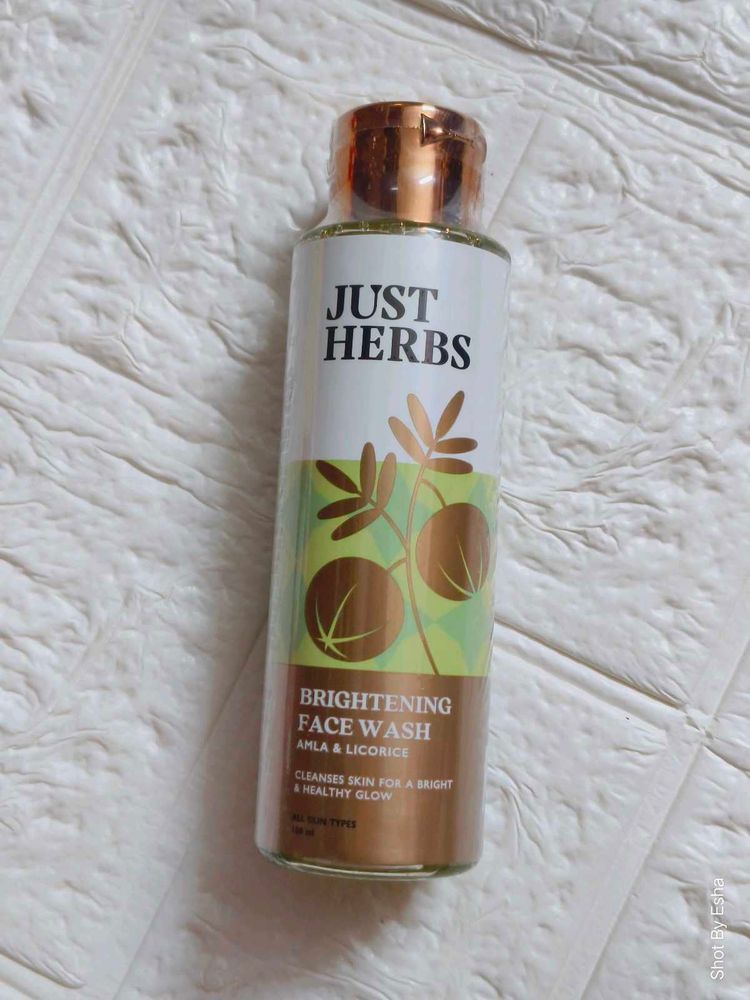 JUST HERBS Brightening Face Wash