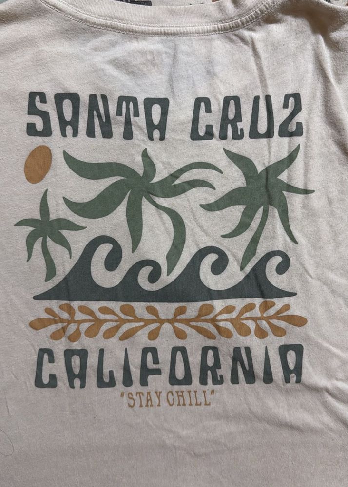 Old Navy Cream Graphic T-Shirt