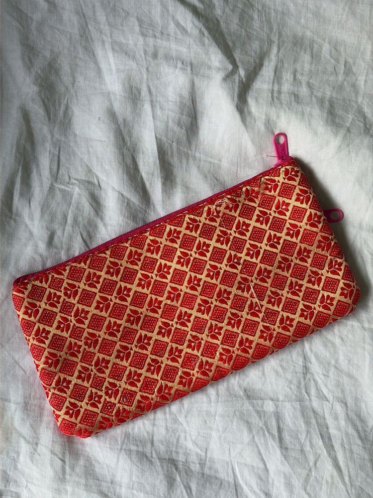 Pink &amp; Gold Patterned Zipper Pouch