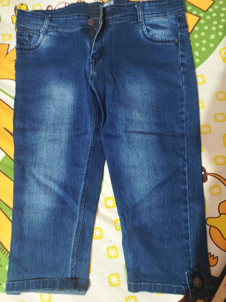 Women's Blue Denim Capris