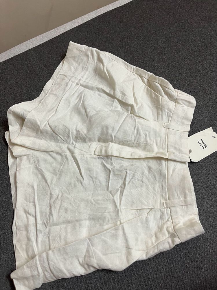 H&amp;M off white shorts 🩳