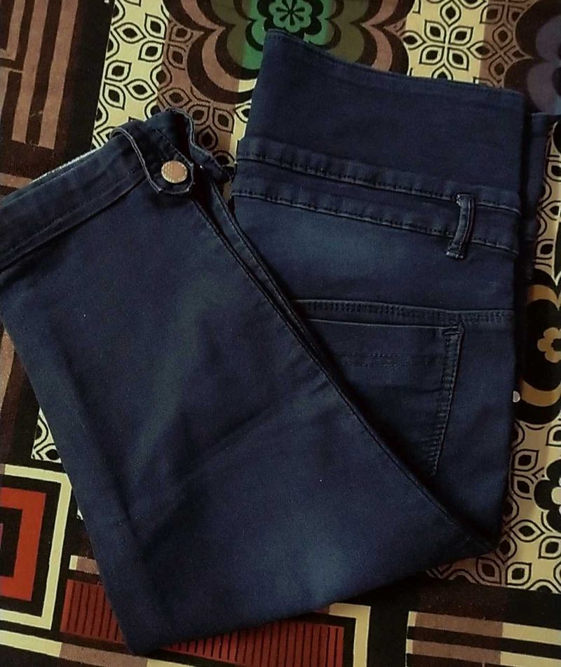 Trendy High-Waist Knee-Length Denim for Women