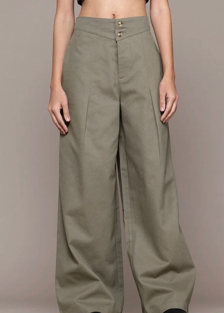 Stylish Wide-Leg Trousers