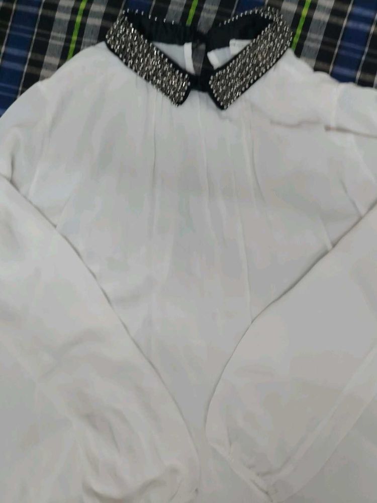 Chic White Blouse with Embellished Collar