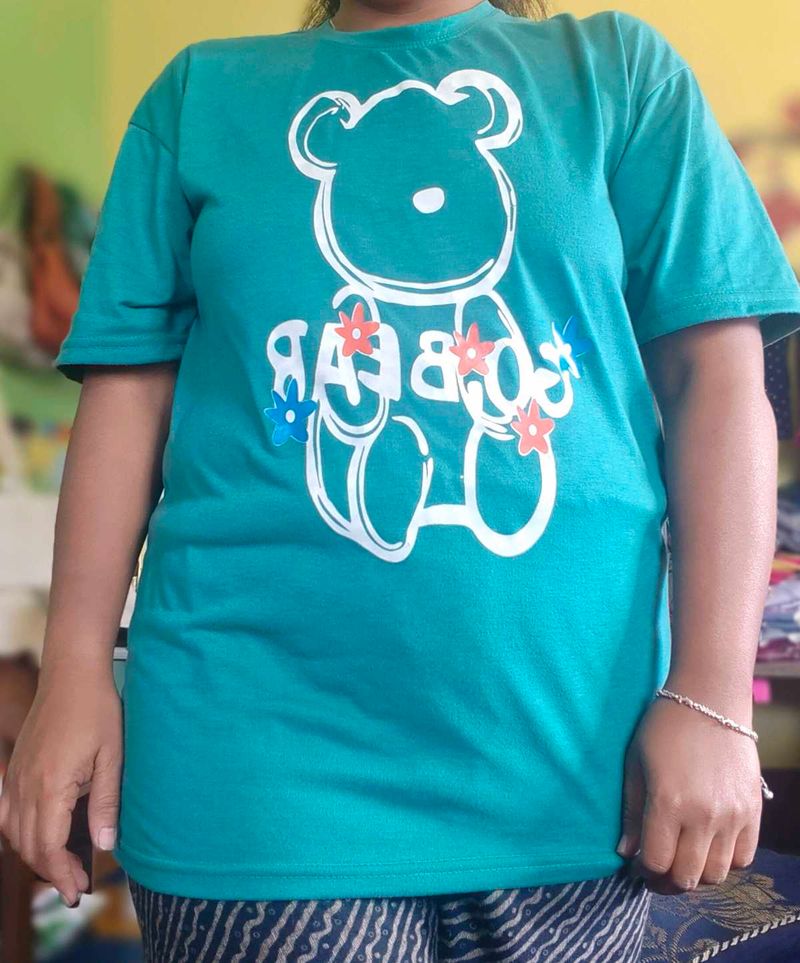 Cute Bear Graphic T-Shirt