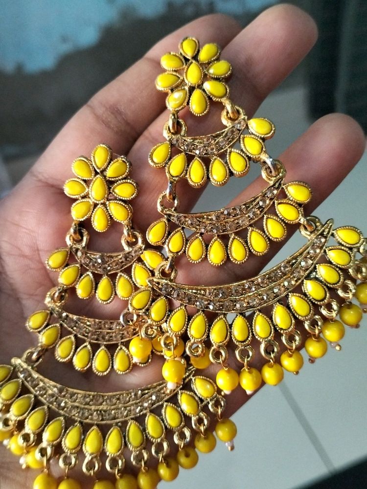 Beautiful And Stylish Yellow Colour Earings Set