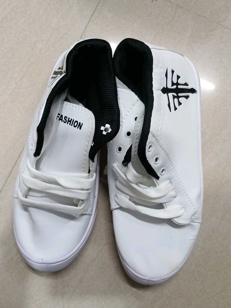 White Sneakers with "Fashion" Print