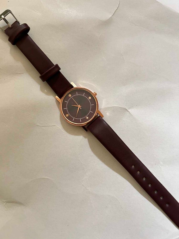 Elegant Brown Leather Strap Watch