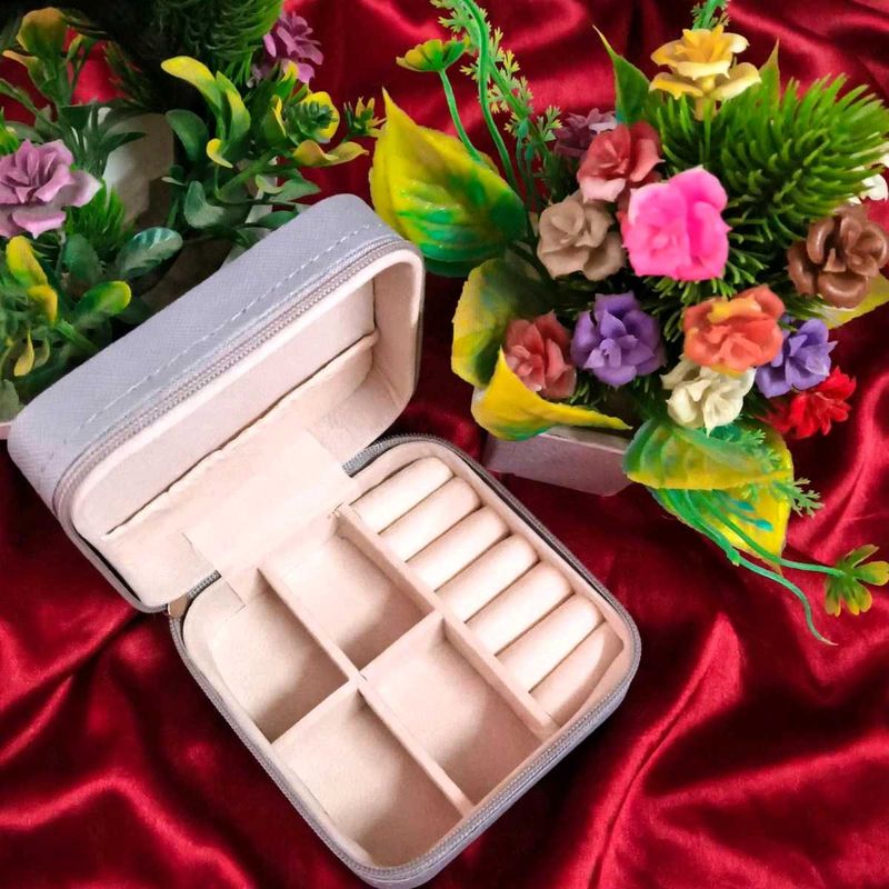 Compact Jewelry Organizer Box