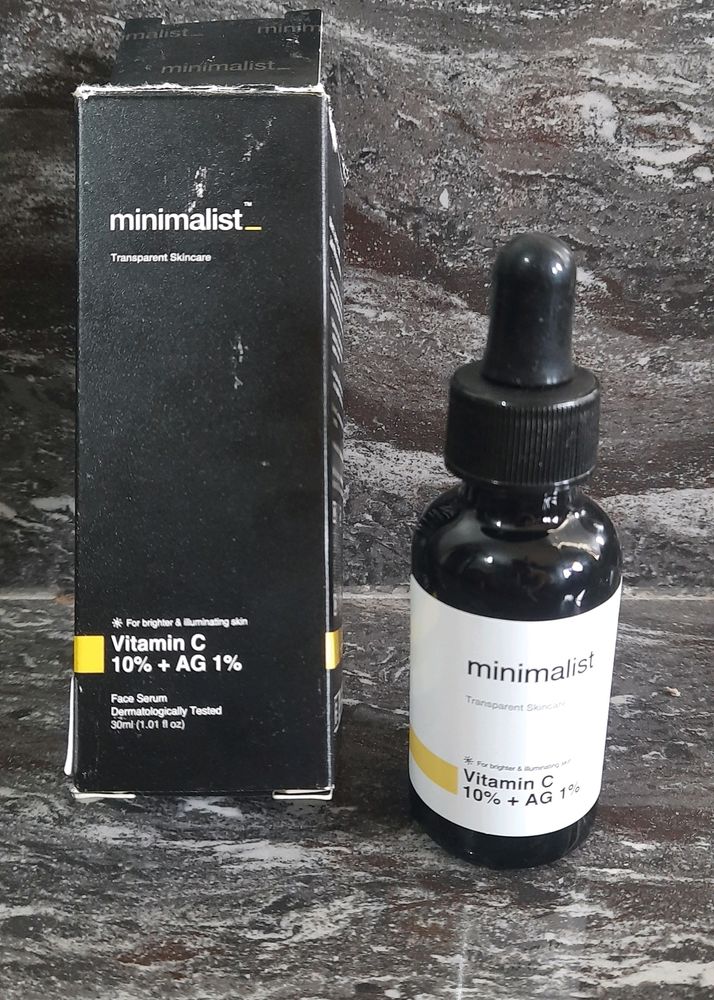 Minimalist vitamin C serum