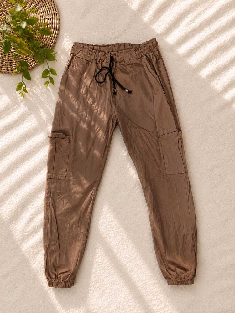women's cargo jogger pant.