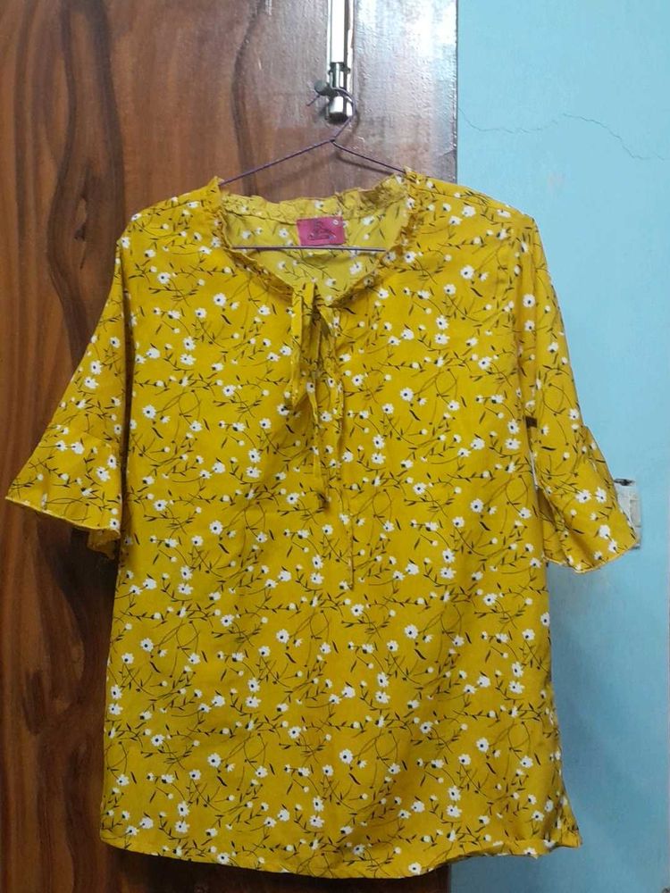 Floral Mustard Top