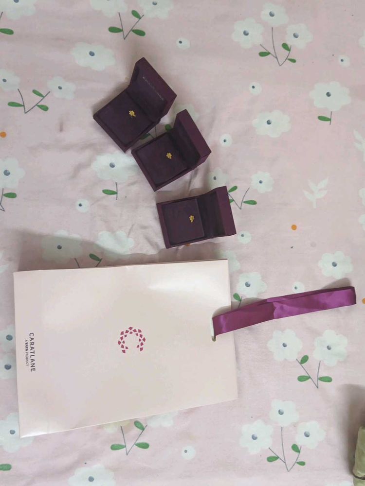 caratlane new box with beg