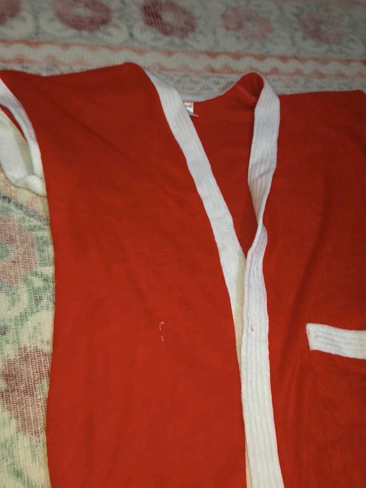 Red  bathroom gown with women