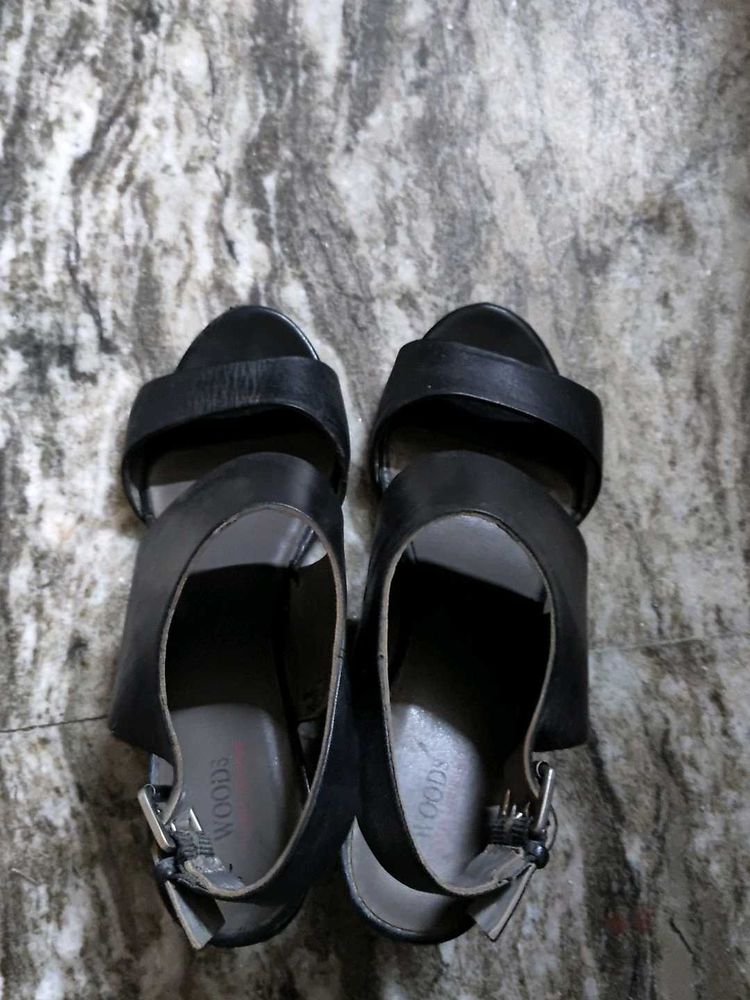 Chic Black Strappy Wedge Sandals