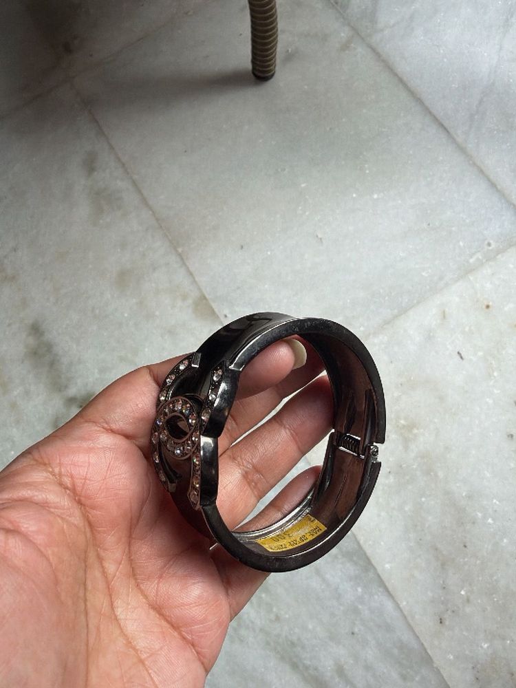 Chic Bangle with Crystal Embellishments