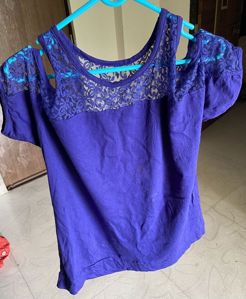 New Remanika Cold Shoulder Top – M Size