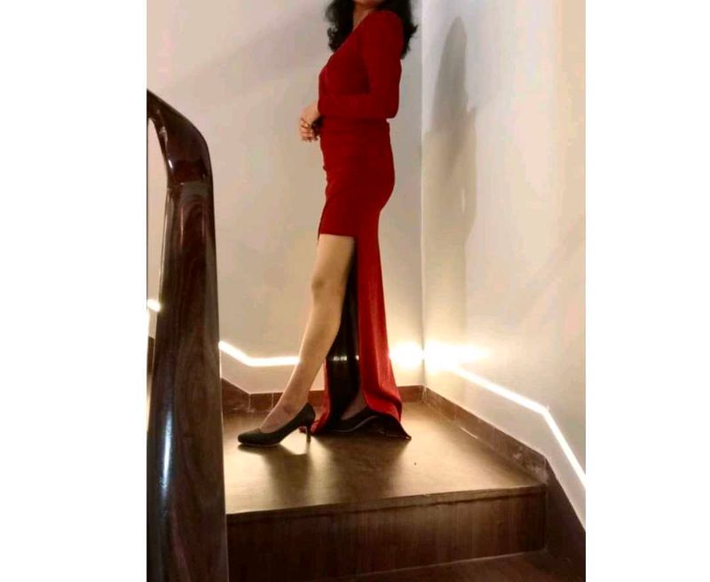 Elegant sparkling Red Maxi Dress with High Slit