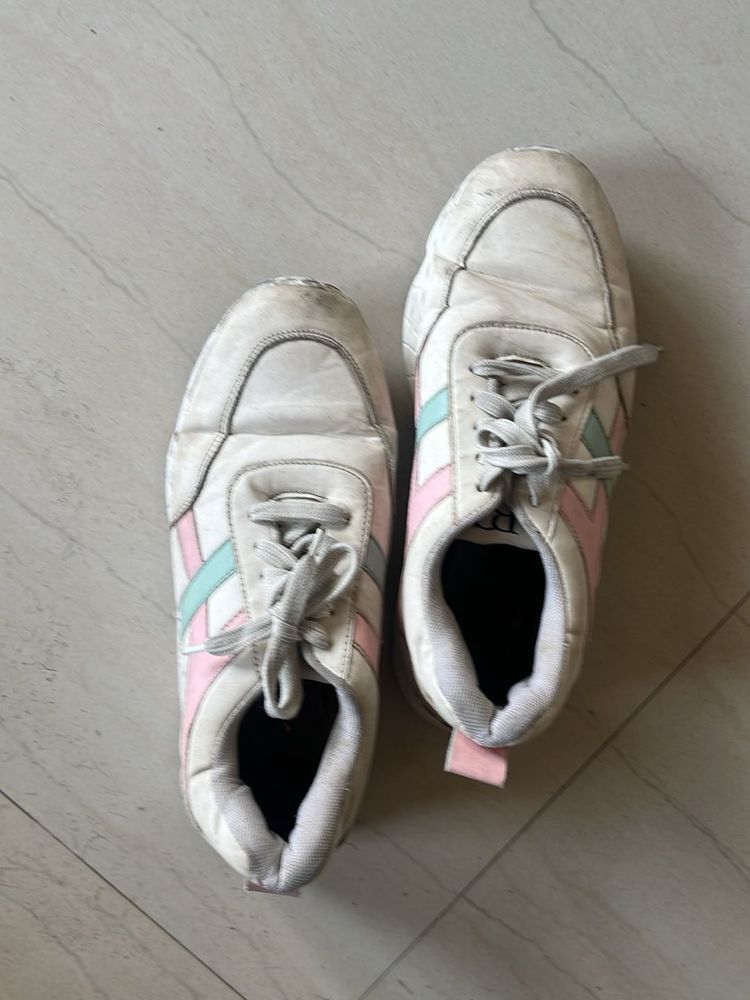 Used Women's Sneakers